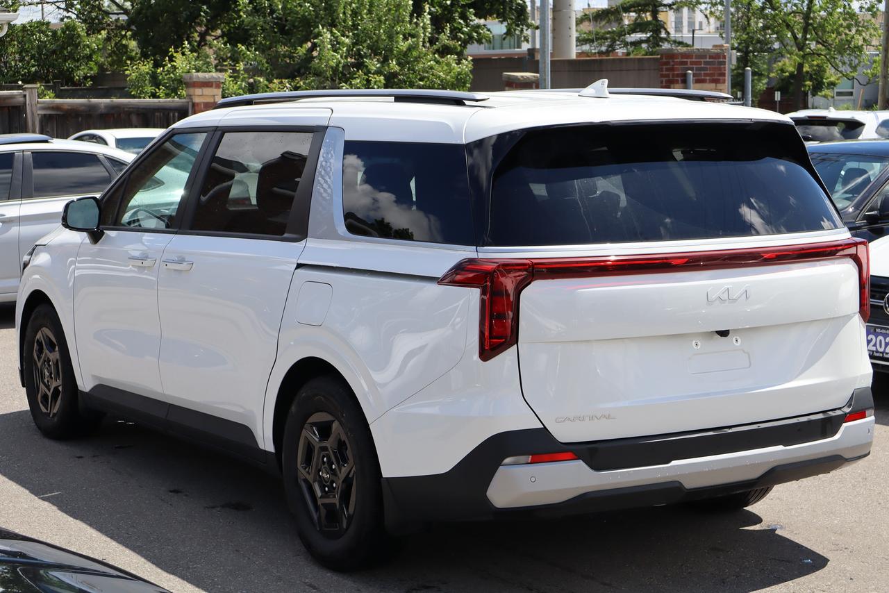 2025 Kia Carnival LX Photo