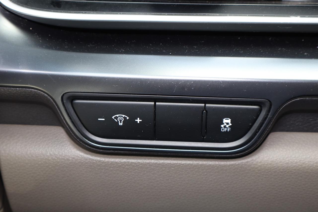 2025 Kia Carnival LX Photo
