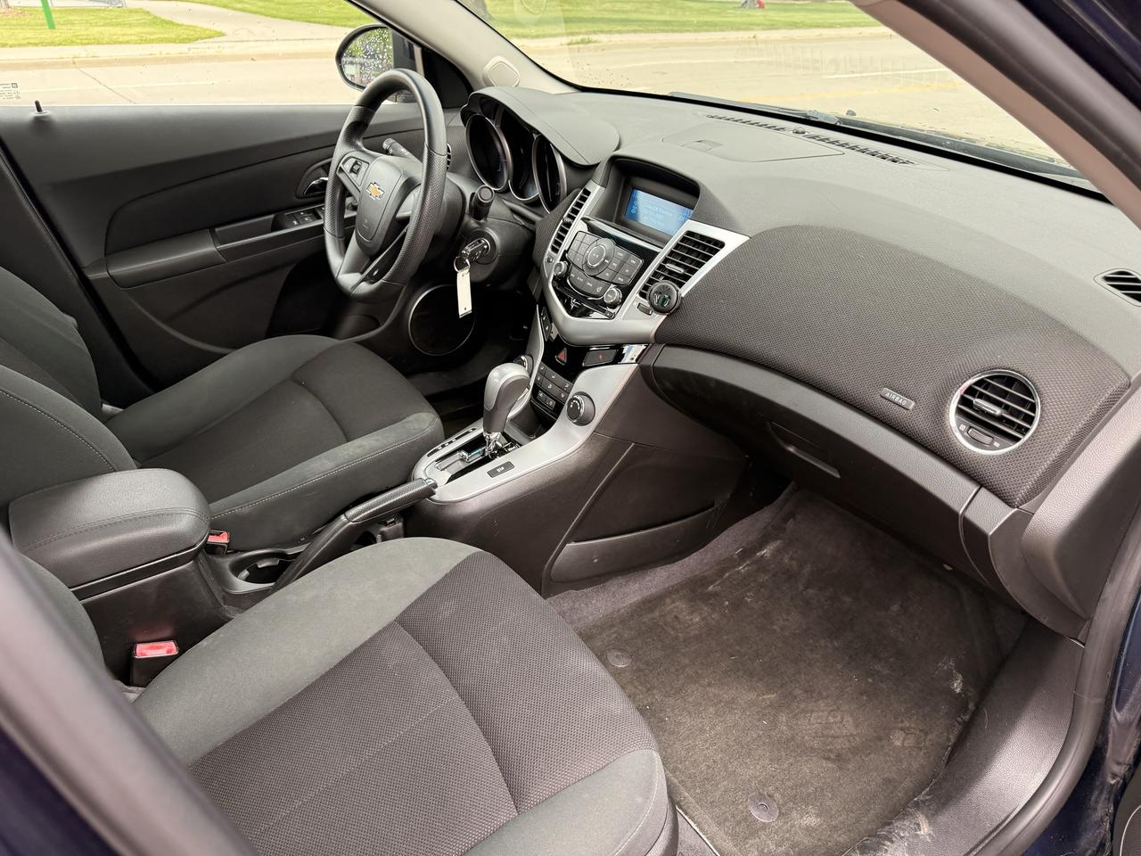 2011 Chevrolet Cruze 4dr Sdn LT Turbo w/1SA Photo