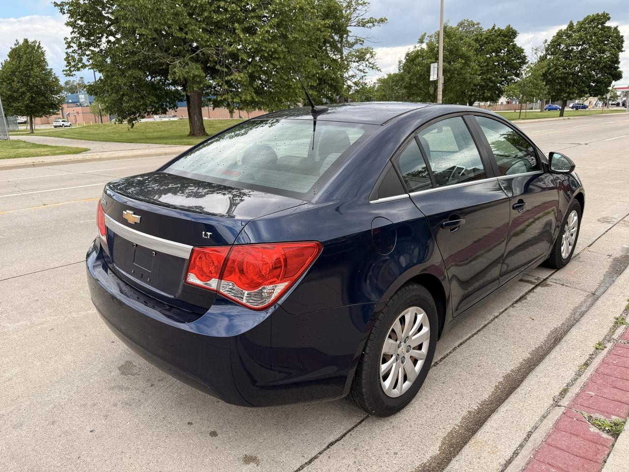 2011 Chevrolet Cruze 4dr Sdn LT Turbo w/1SA Photo