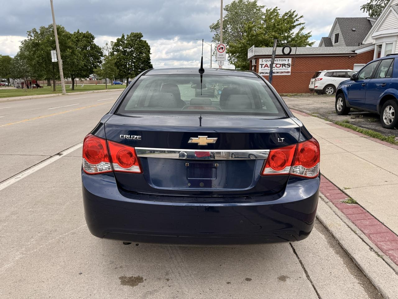 2011 Chevrolet Cruze 4dr Sdn LT Turbo w/1SA Photo