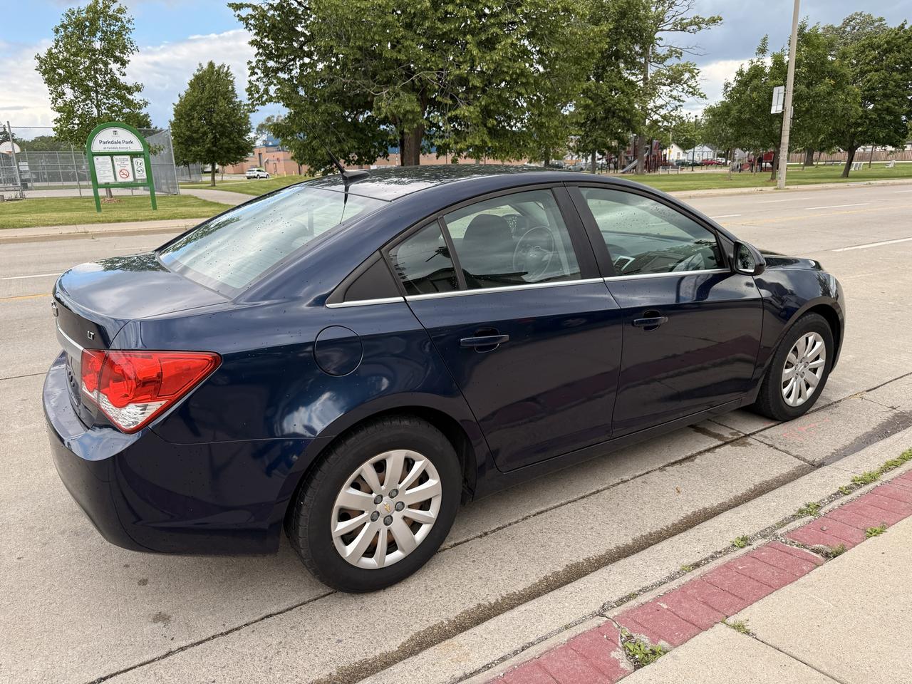 2011 Chevrolet Cruze 4dr Sdn LT Turbo w/1SA Photo