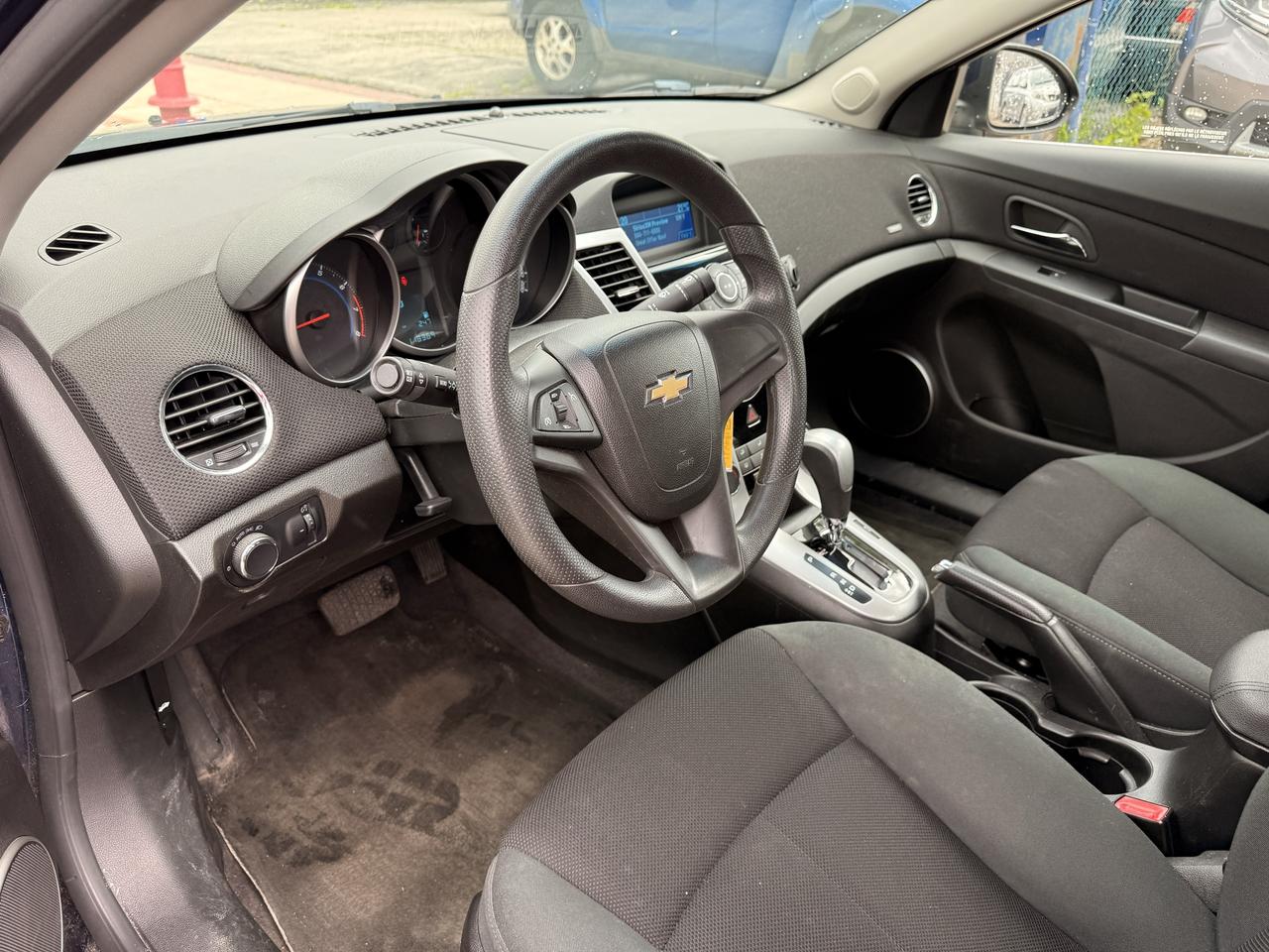 2011 Chevrolet Cruze 4dr Sdn LT Turbo w/1SA Photo