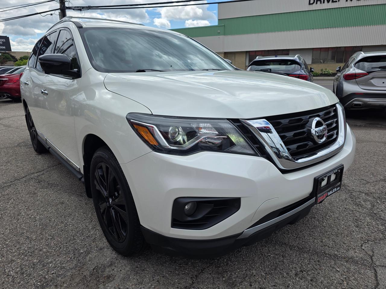 2017 Nissan Pathfinder Platinum 4WD 7 Passenger Photo