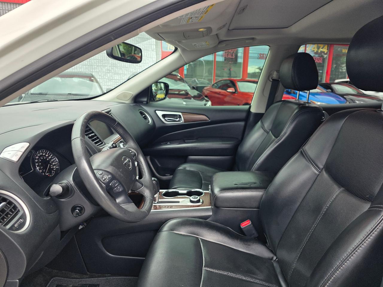 2017 Nissan Pathfinder Platinum 4WD 7 Passenger Photo