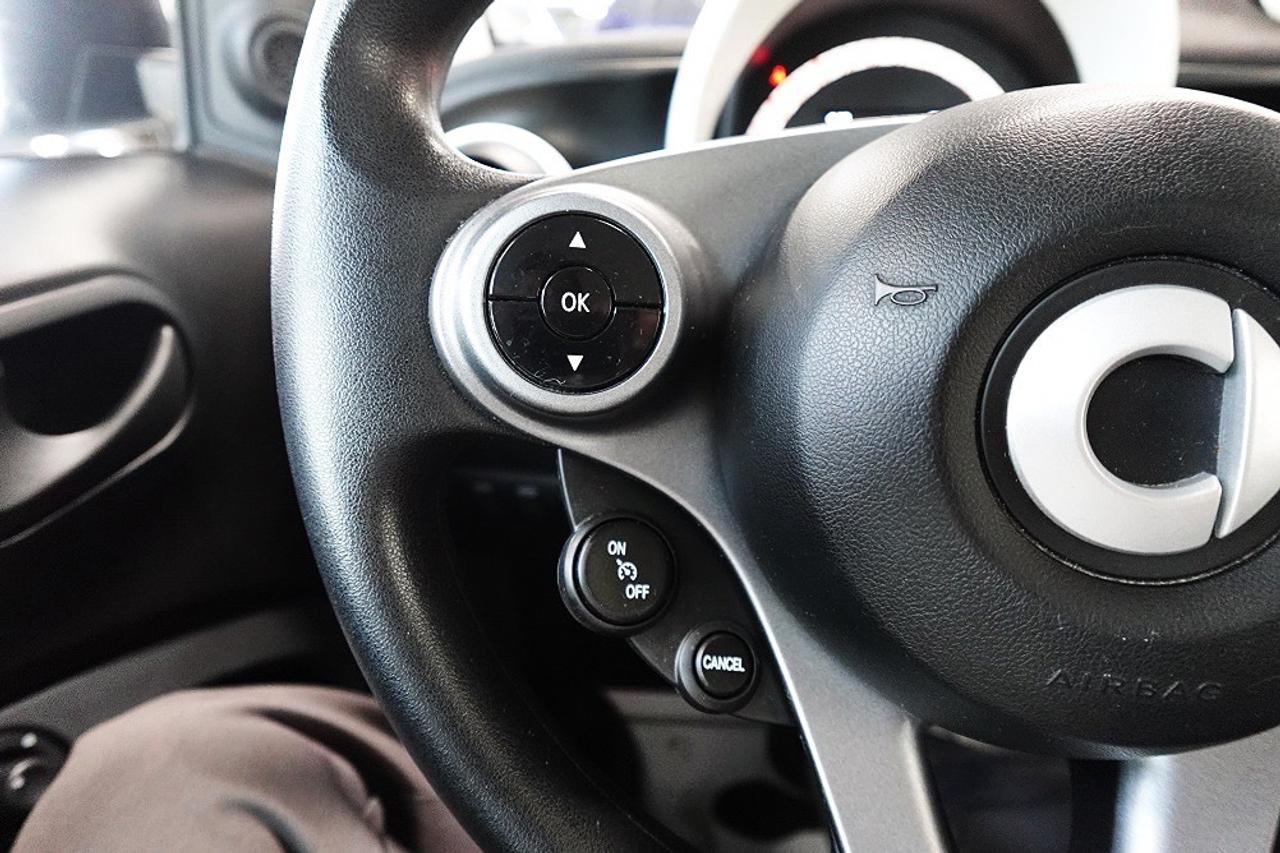 2016 Smart fortwo PURE,NO ACCIDENT,DEALER MAINTAIN,MINT Photo