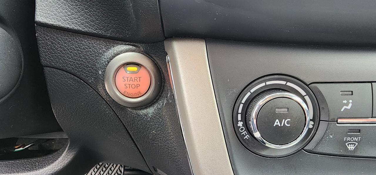 2015 Nissan Sentra SV Photo