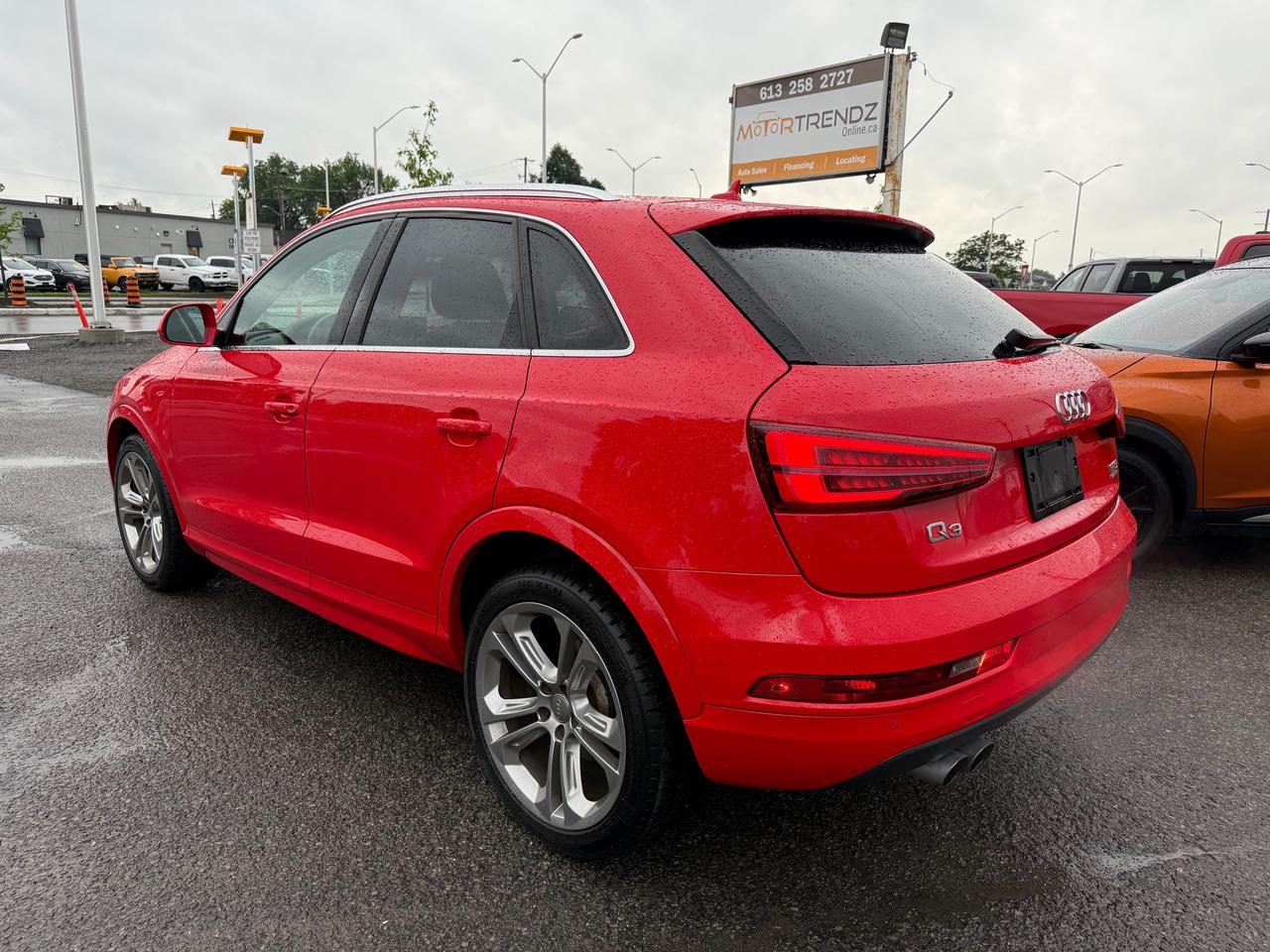 2018 Audi Q3 2.0T Progressiv Sunroof! Leather! NAV! Photo2