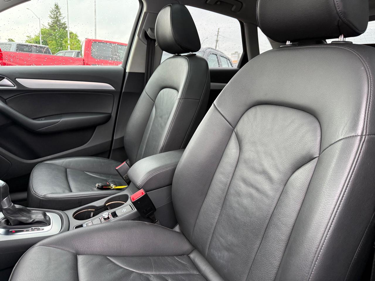 2018 Audi Q3 2.0T Progressiv Sunroof! Leather! NAV! Photo