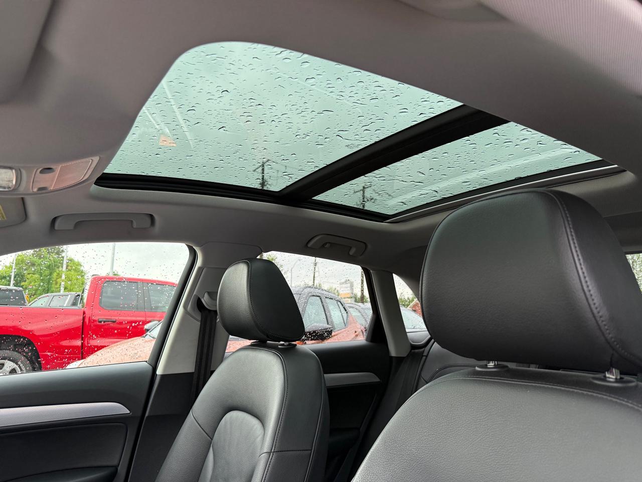 2018 Audi Q3 2.0T Progressiv Sunroof! Leather! NAV! Photo