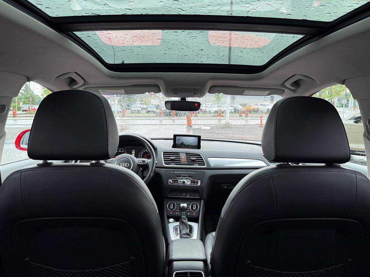 2018 Audi Q3 2.0T Progressiv Sunroof! Leather! NAV! Photo