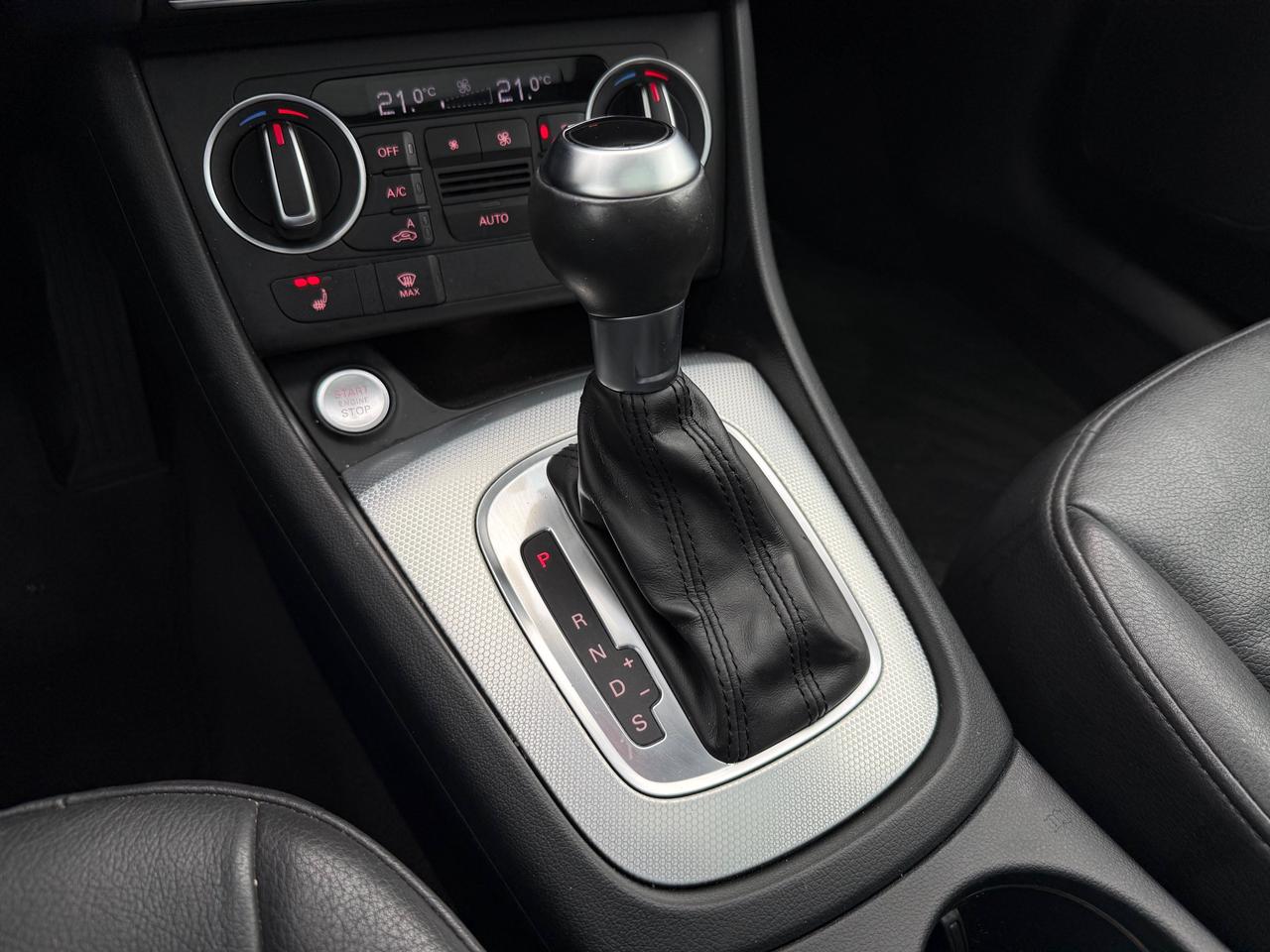 2018 Audi Q3 2.0T Progressiv Sunroof! Leather! NAV! Photo