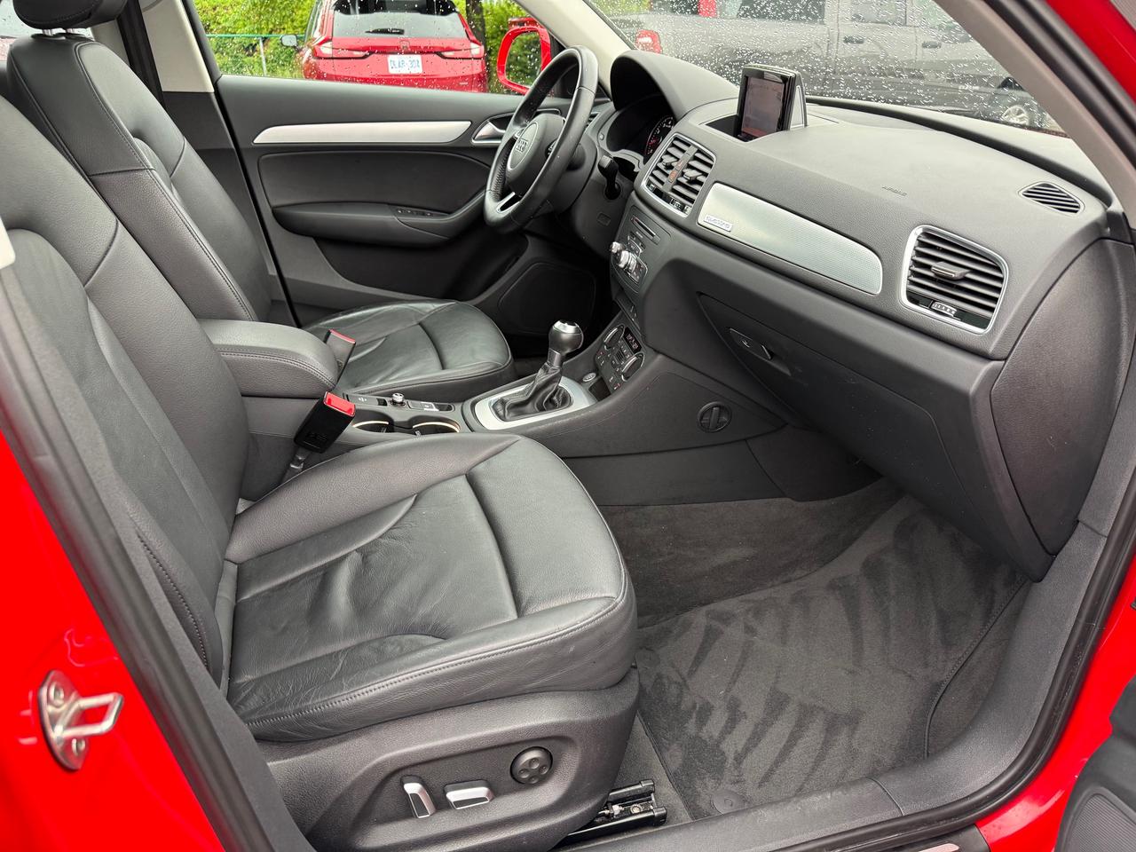 2018 Audi Q3 2.0T Progressiv Sunroof! Leather! NAV! Photo