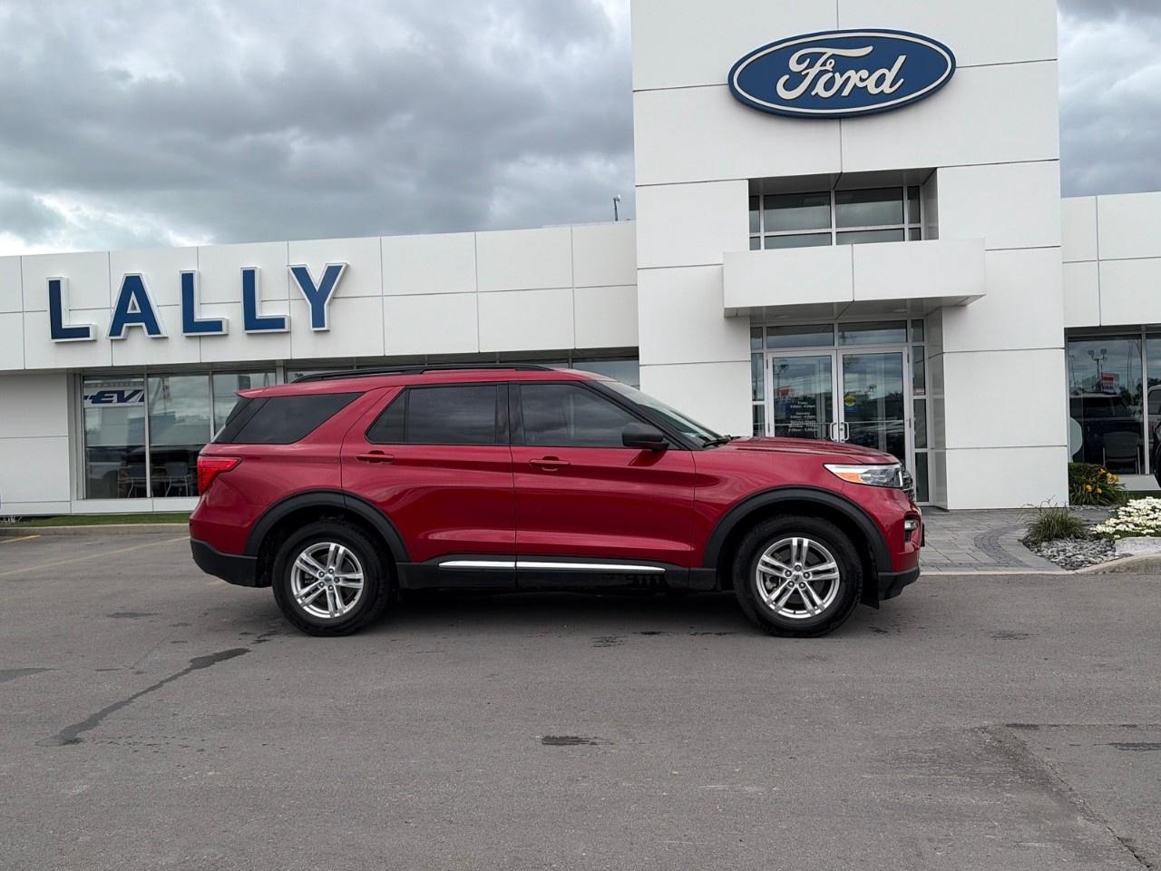 2023 Ford Explorer XLT 4WD Photo