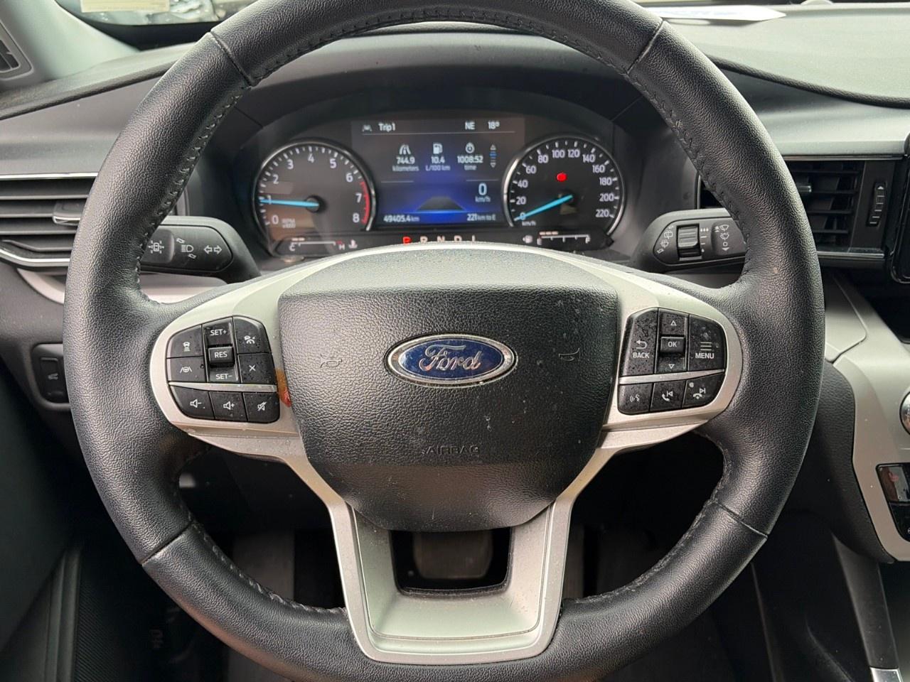 2023 Ford Explorer XLT 4WD Photo