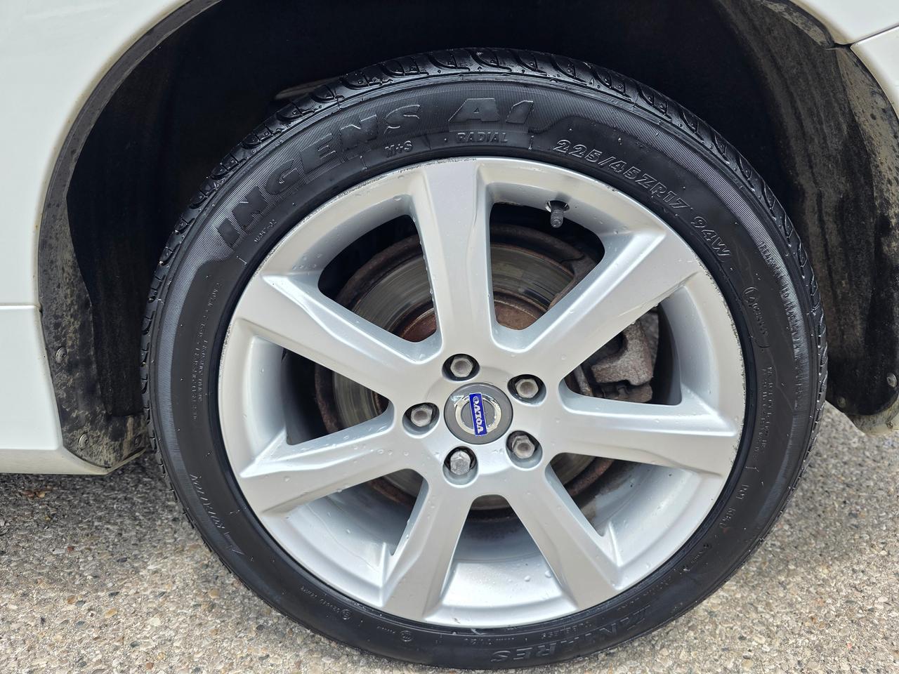 2018 Volvo V60 T5 4WD Photo