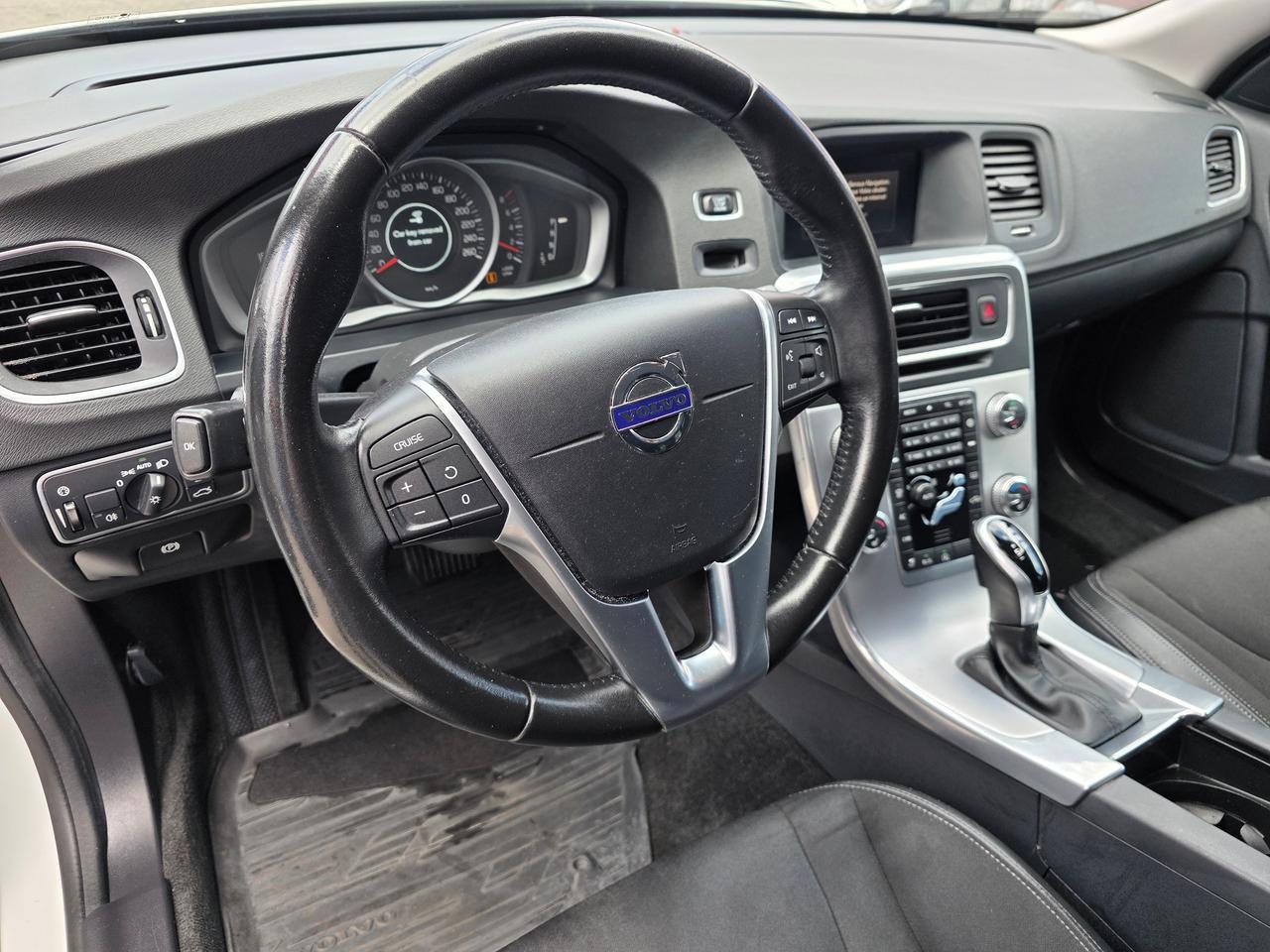 2018 Volvo V60 T5 4WD Photo