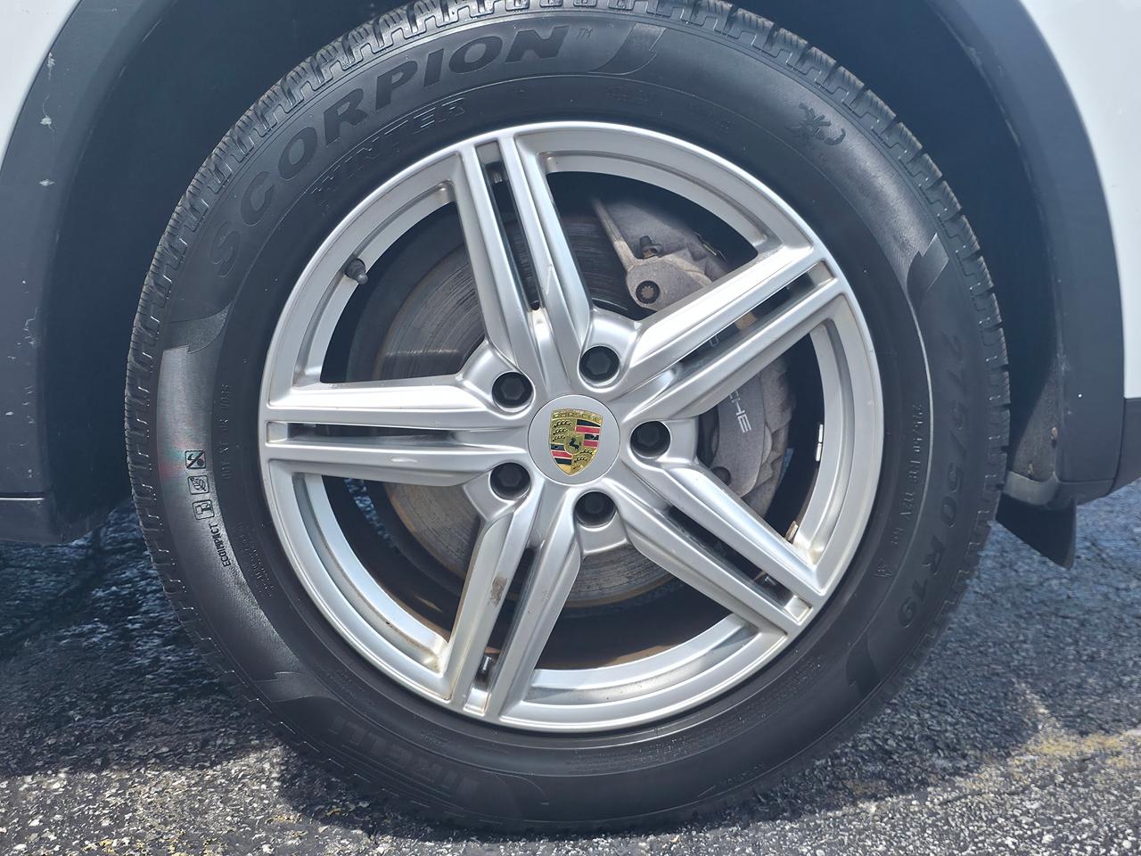 2014 Porsche Cayenne AWD 4dr Tiptronic Photo