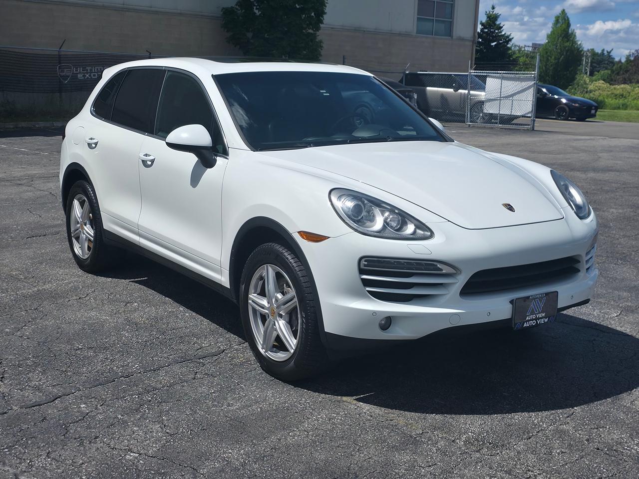 2014 Porsche Cayenne AWD 4dr Tiptronic Photo2