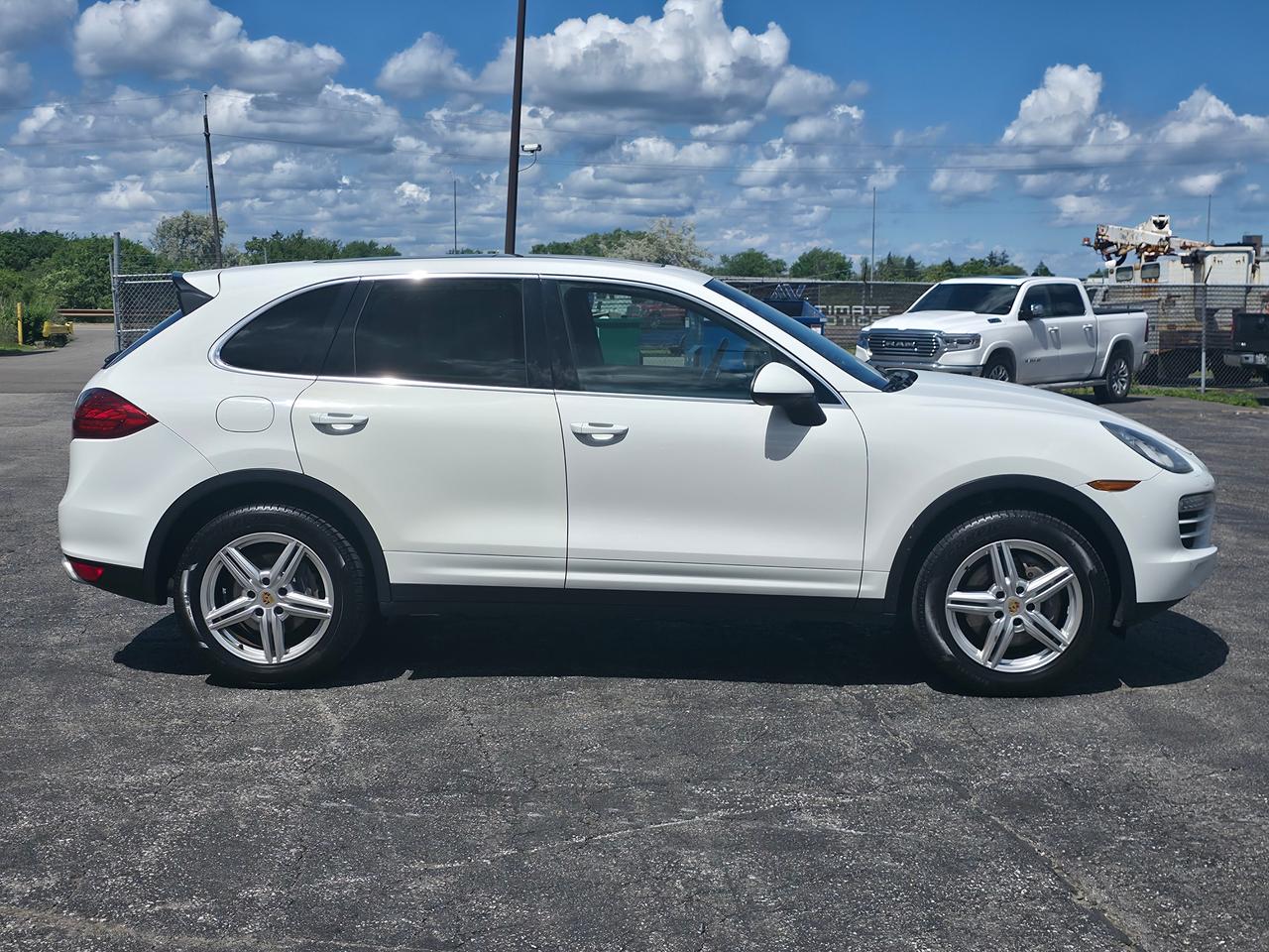 2014 Porsche Cayenne AWD 4dr Tiptronic Photo3