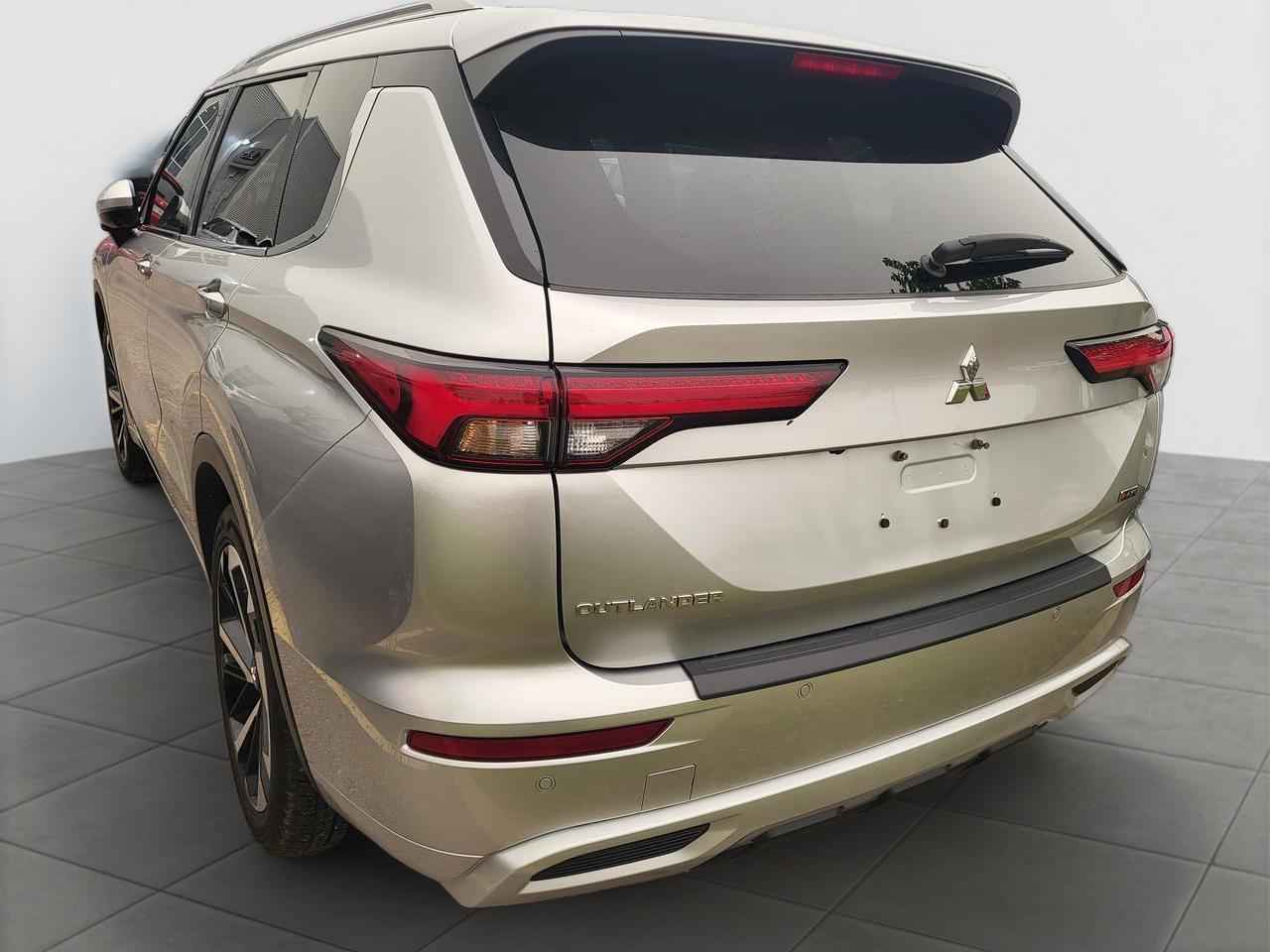2024 Mitsubishi Outlander GT Photo