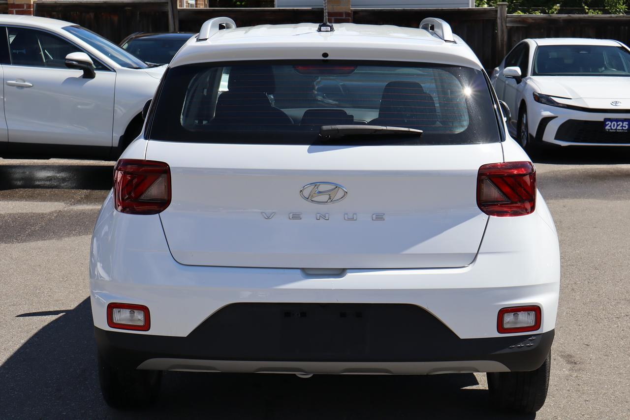 2025 Hyundai Venue PREFERRED Photo2