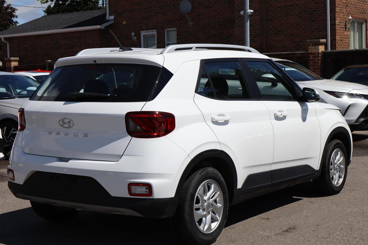 2025 Hyundai Venue PREFERRED Photo3