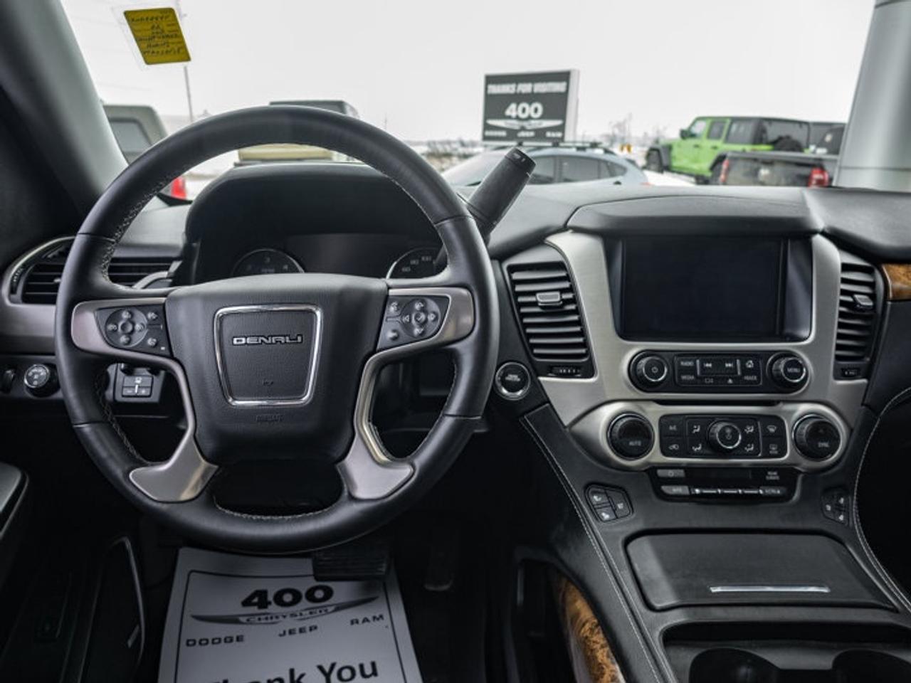 2015 GMC Yukon Denali Photo2