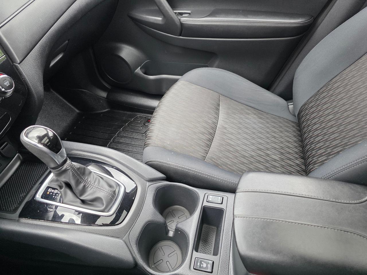 2019 Nissan Rogue SV AWD Photo