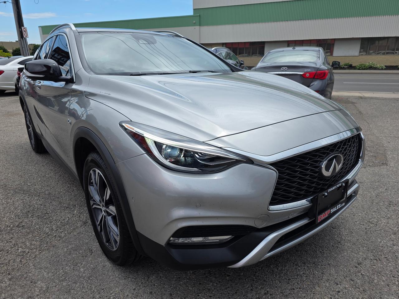 2017 Infiniti QX30 AWD Photo