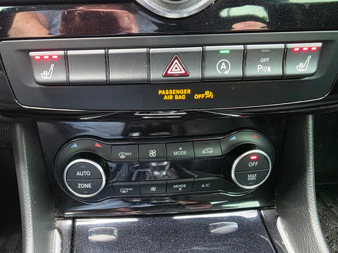 2017 Infiniti QX30 AWD Photo
