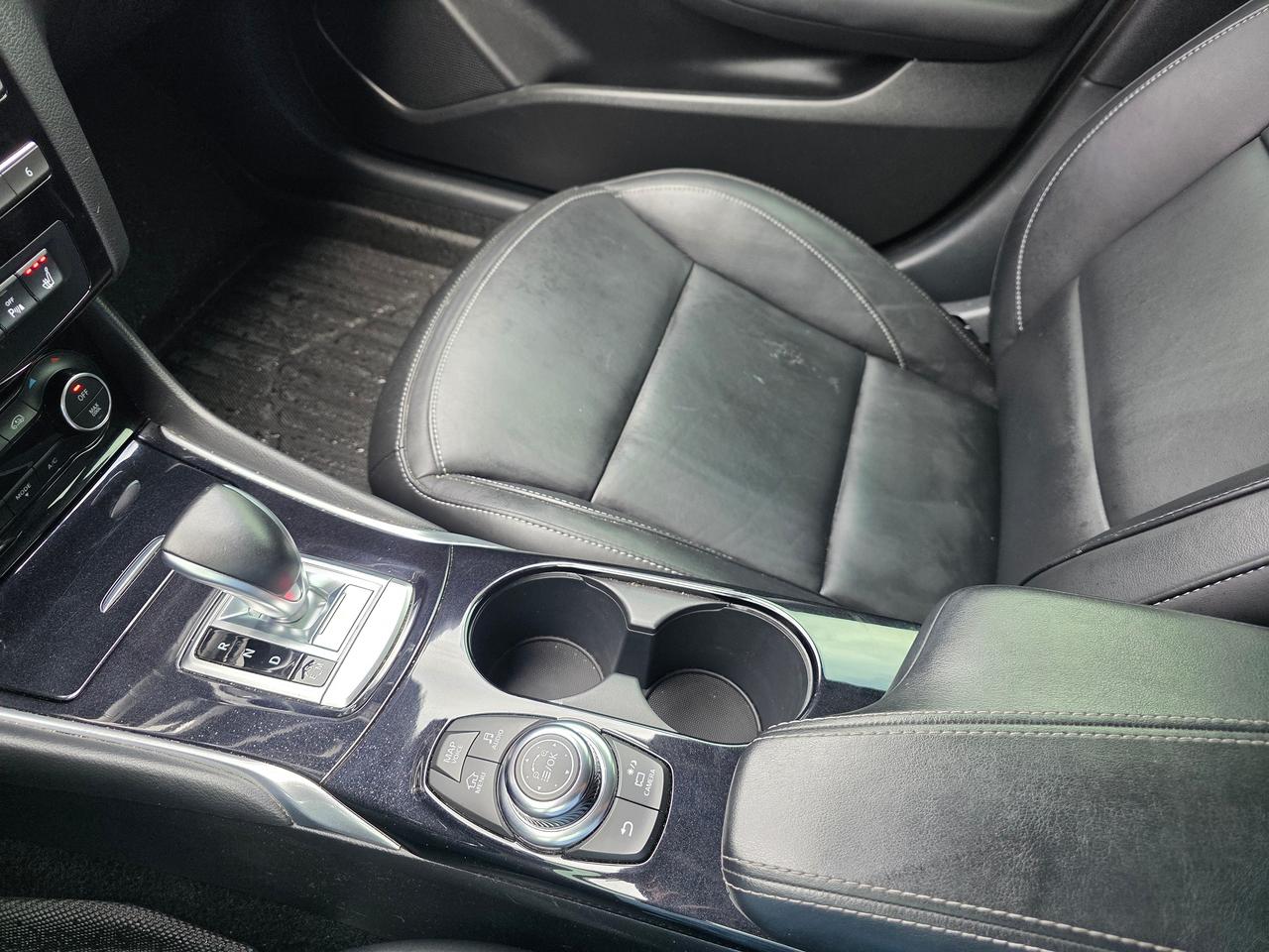 2017 Infiniti QX30 AWD Photo