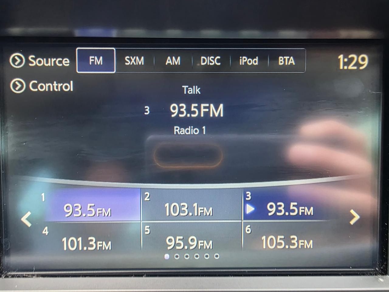 2017 Infiniti QX30 AWD Photo