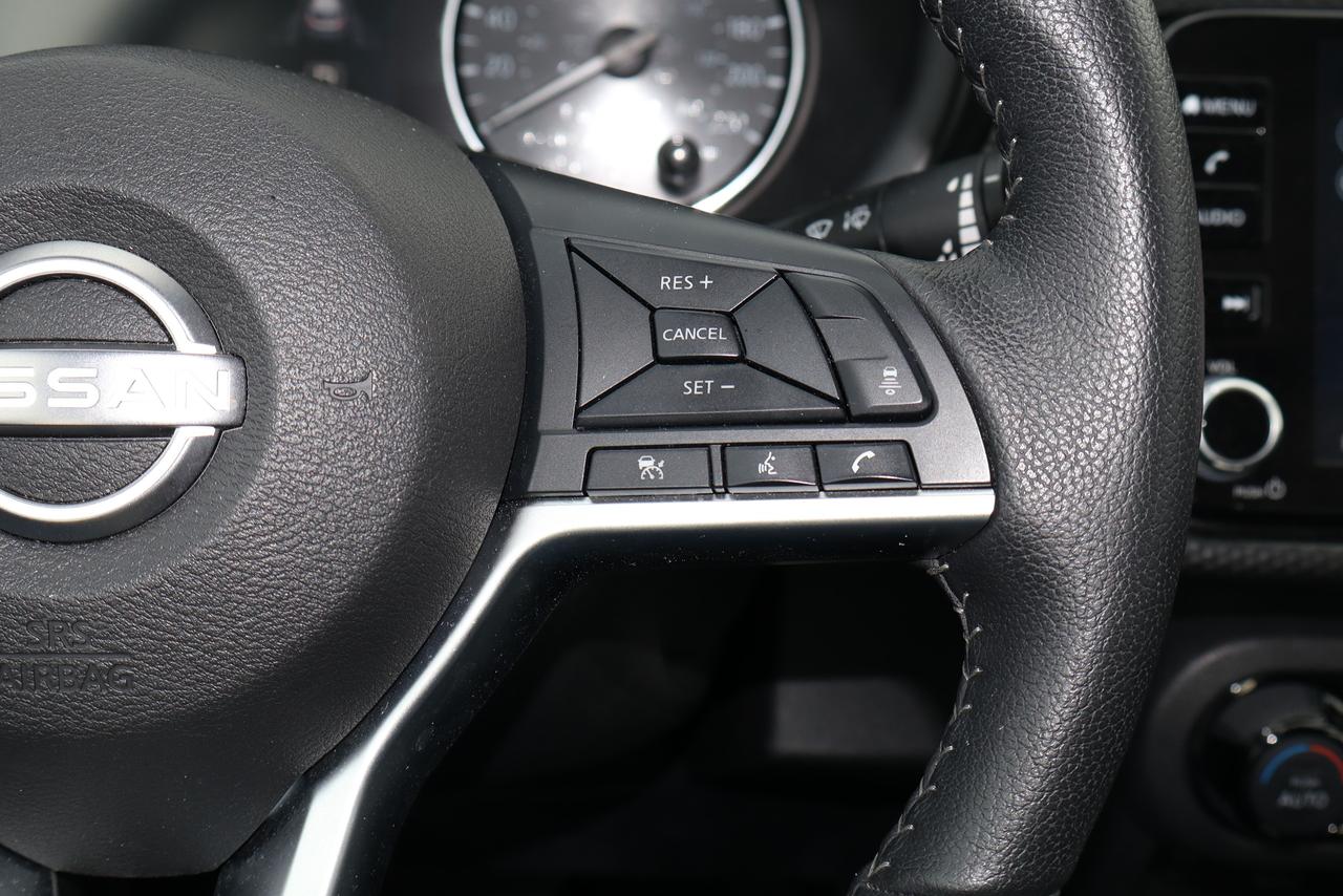 2025 Nissan Kicks SV FWD Photo