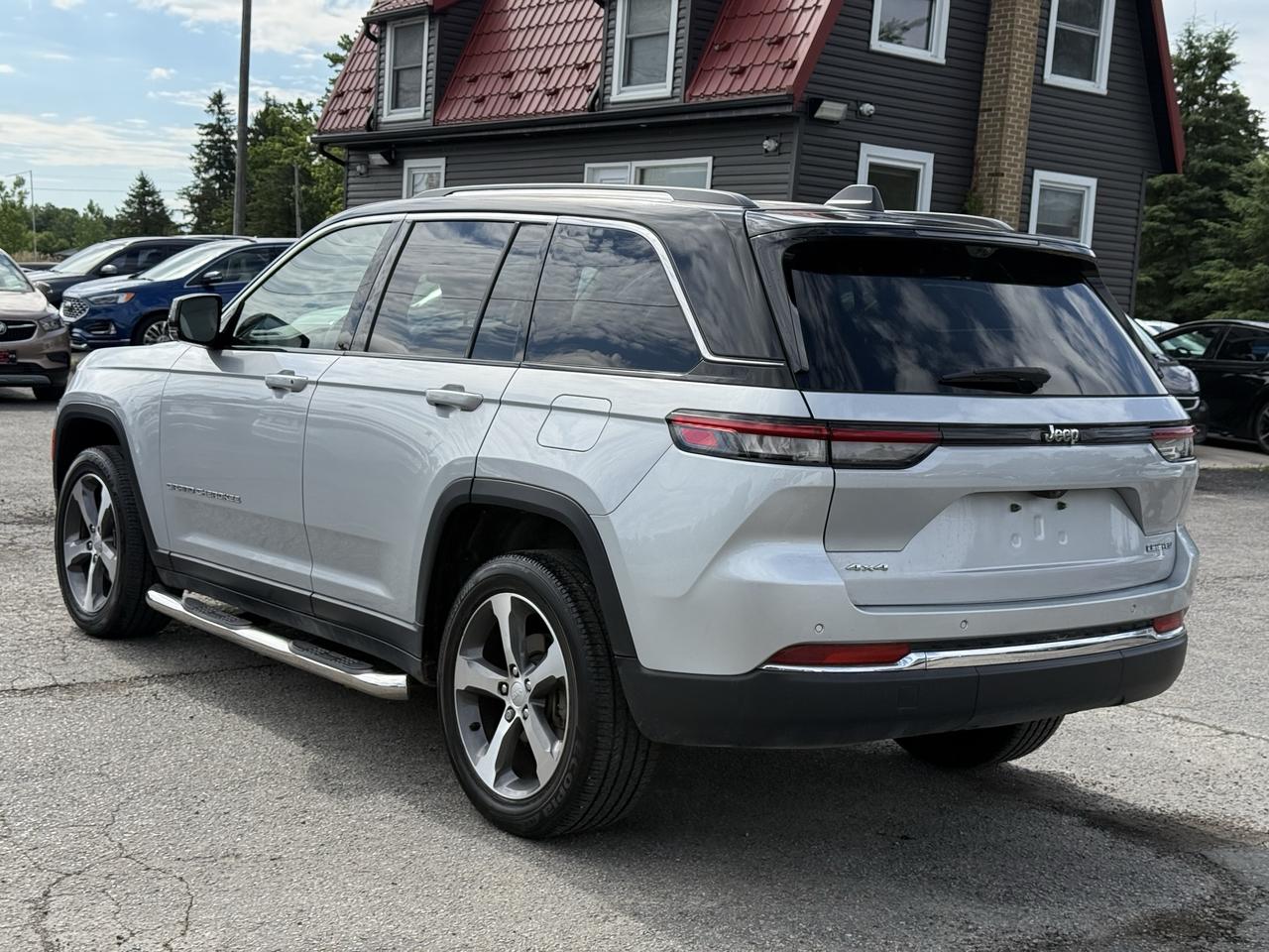 2023 Jeep Grand Cherokee LIMITED 4X4 Photo