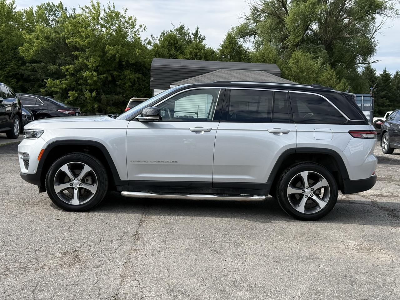 2023 Jeep Grand Cherokee LIMITED 4X4 Photo