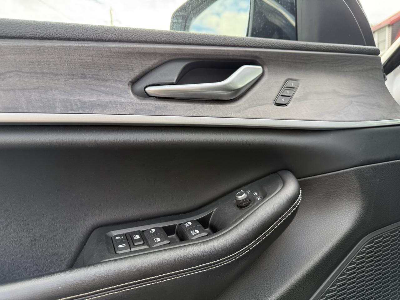 2023 Jeep Grand Cherokee LIMITED 4X4 Photo