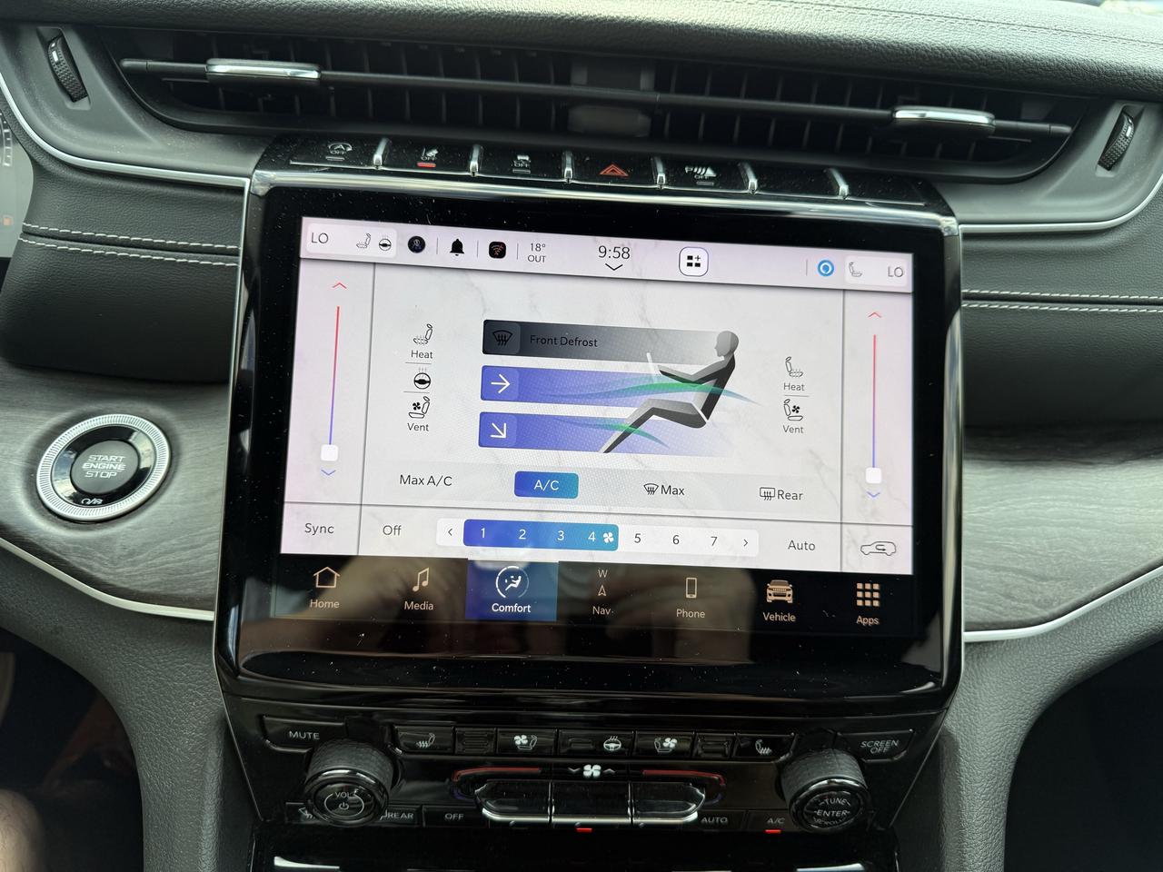 2023 Jeep Grand Cherokee LIMITED 4X4 Photo