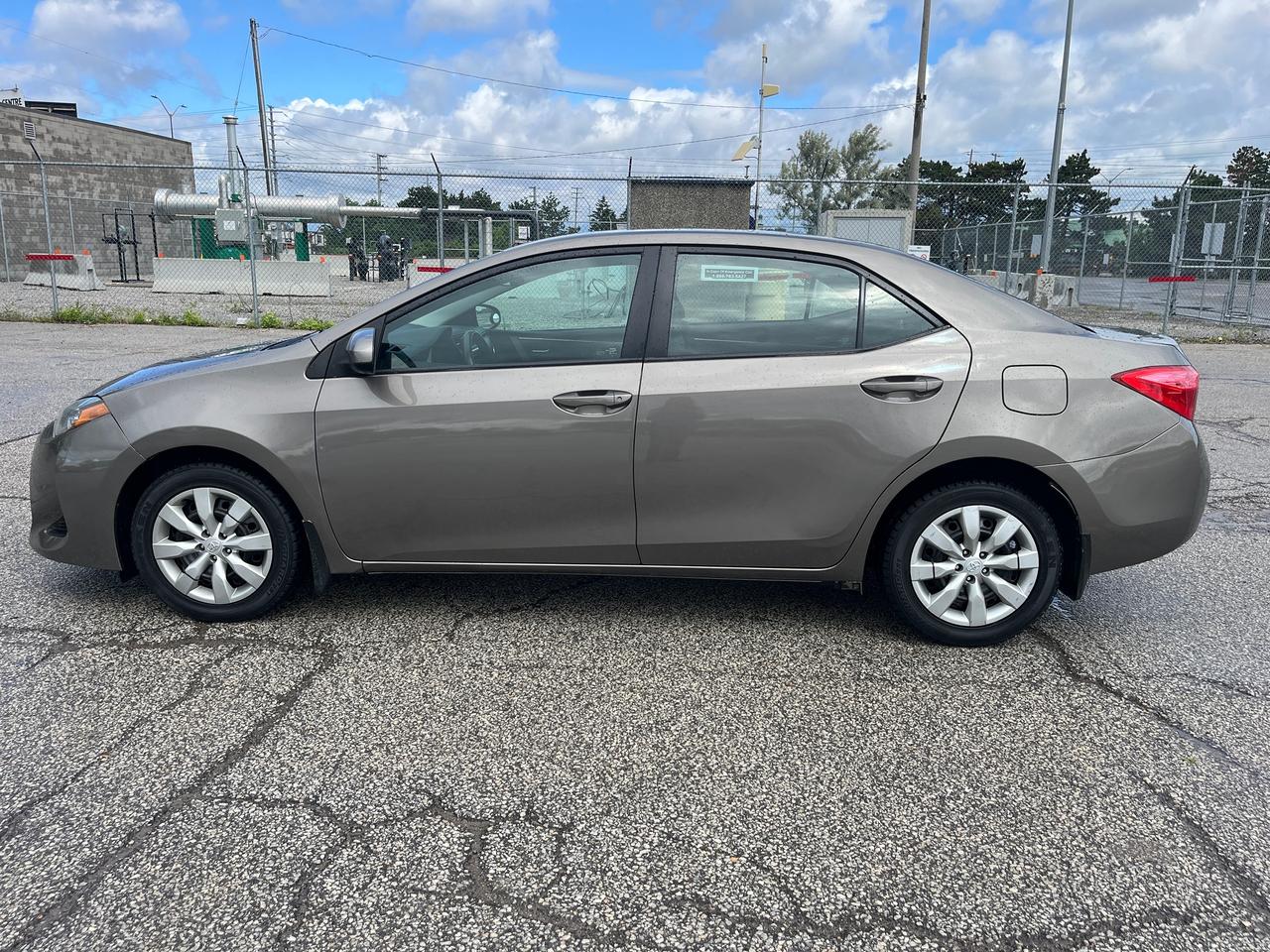 2017 Toyota Corolla 4dr Sdn CVT LE Photo