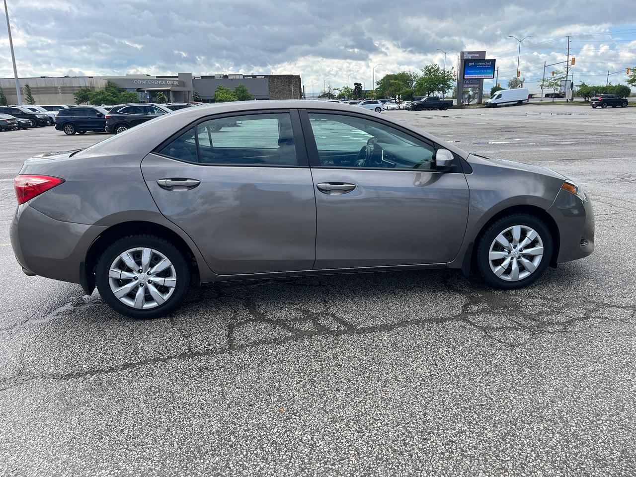 2017 Toyota Corolla 4dr Sdn CVT LE Photo