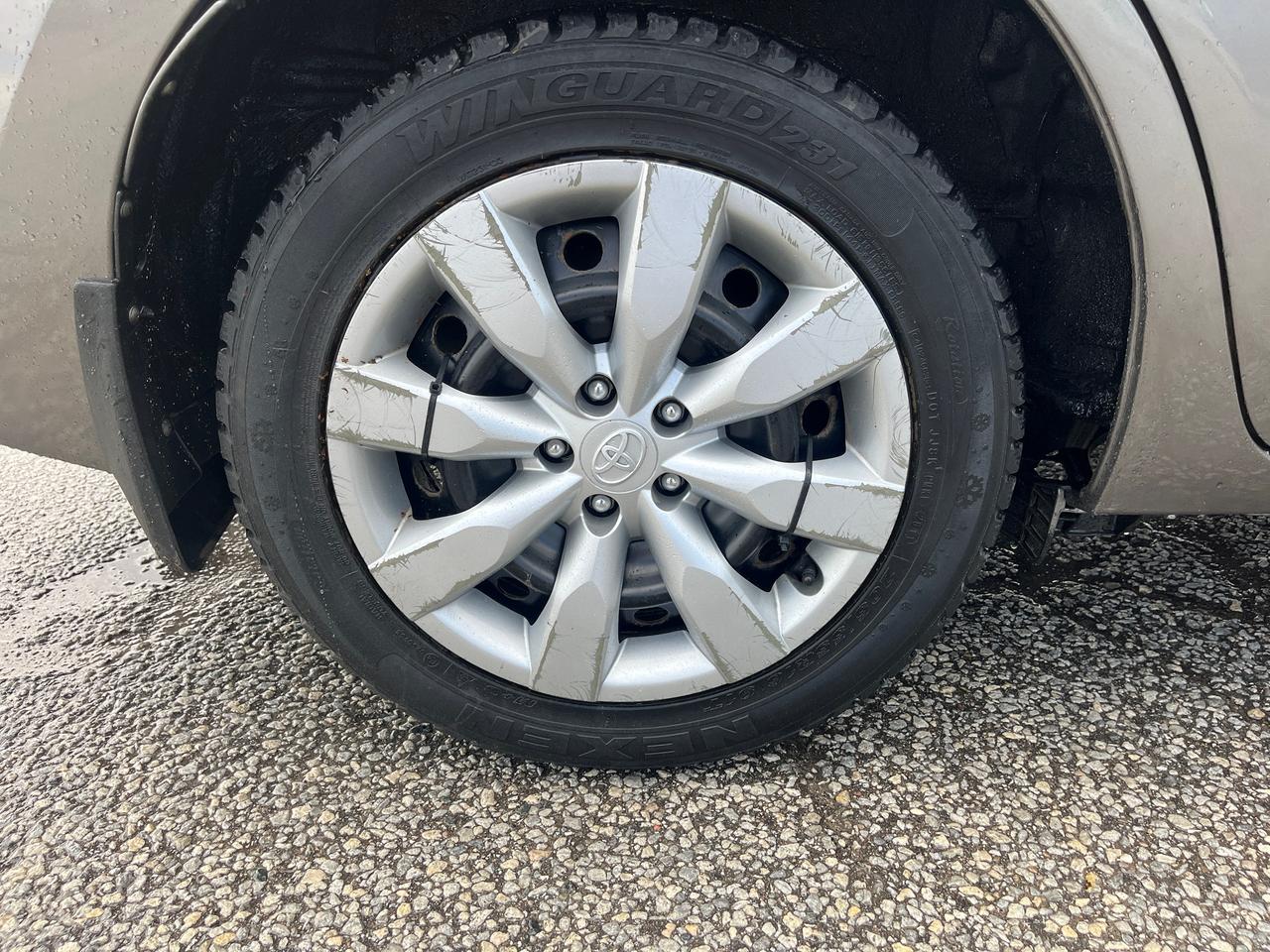 2017 Toyota Corolla 4dr Sdn CVT LE Photo