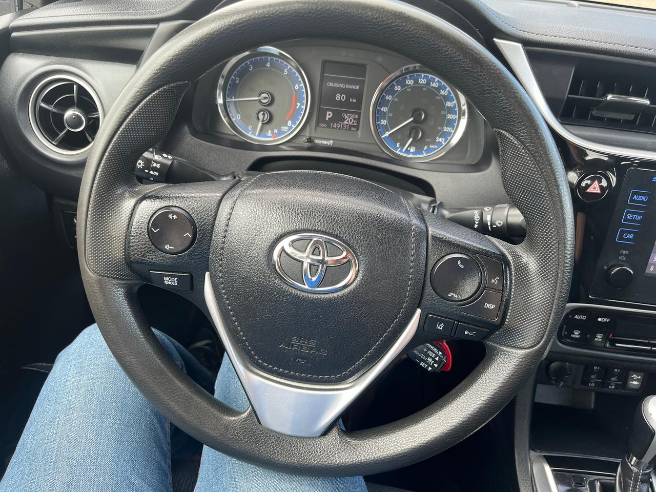 2017 Toyota Corolla 4dr Sdn CVT LE Photo