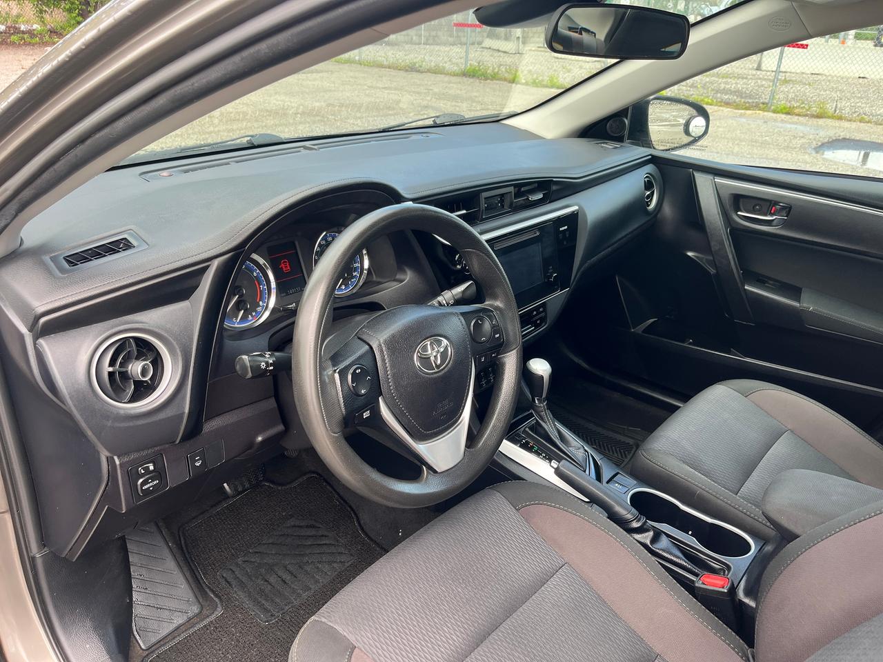 2017 Toyota Corolla 4dr Sdn CVT LE Photo