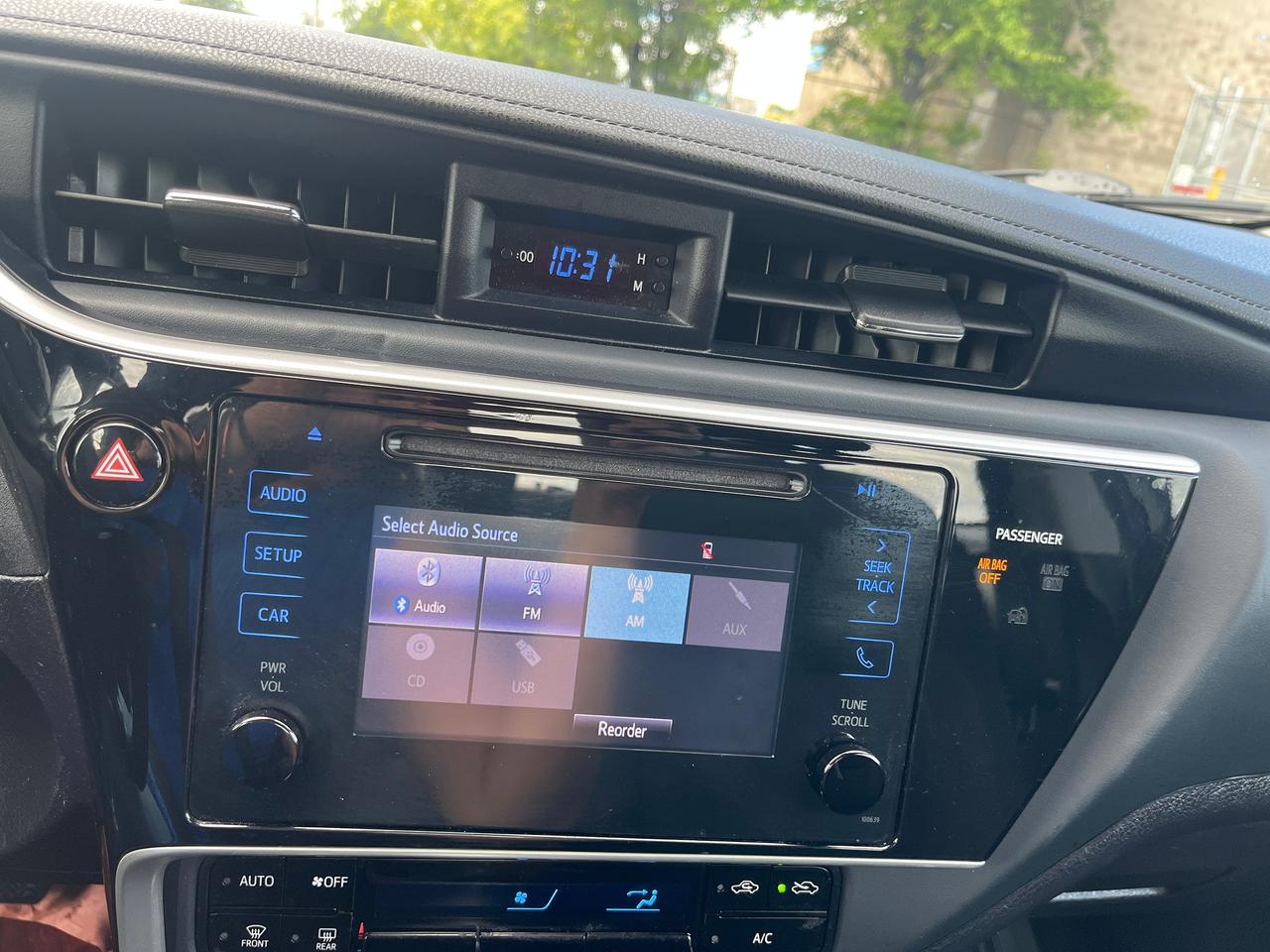 2017 Toyota Corolla 4dr Sdn CVT LE Photo