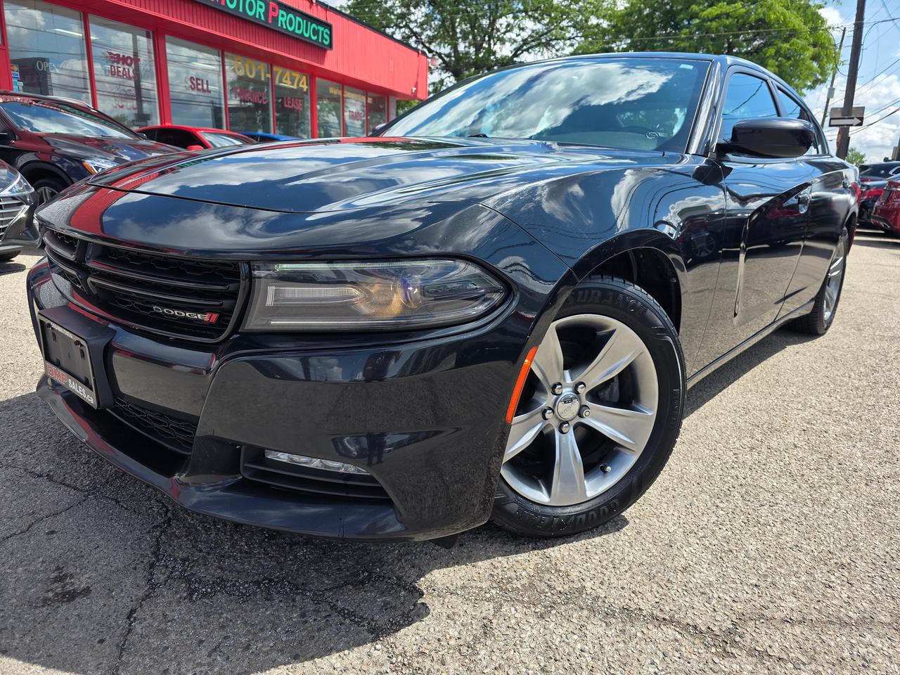 2016 Dodge Charger SXT Photo1