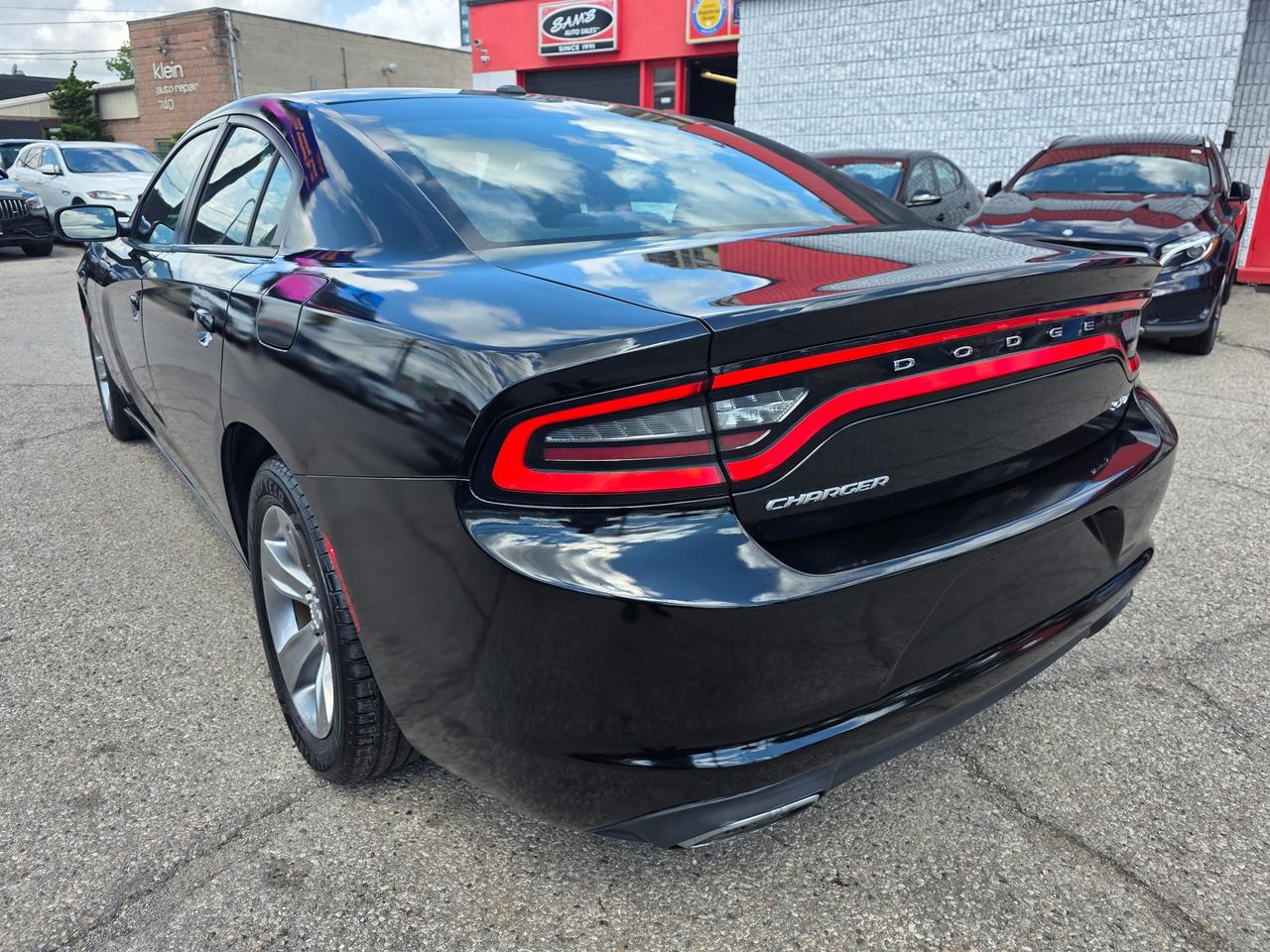 2016 Dodge Charger SXT Photo