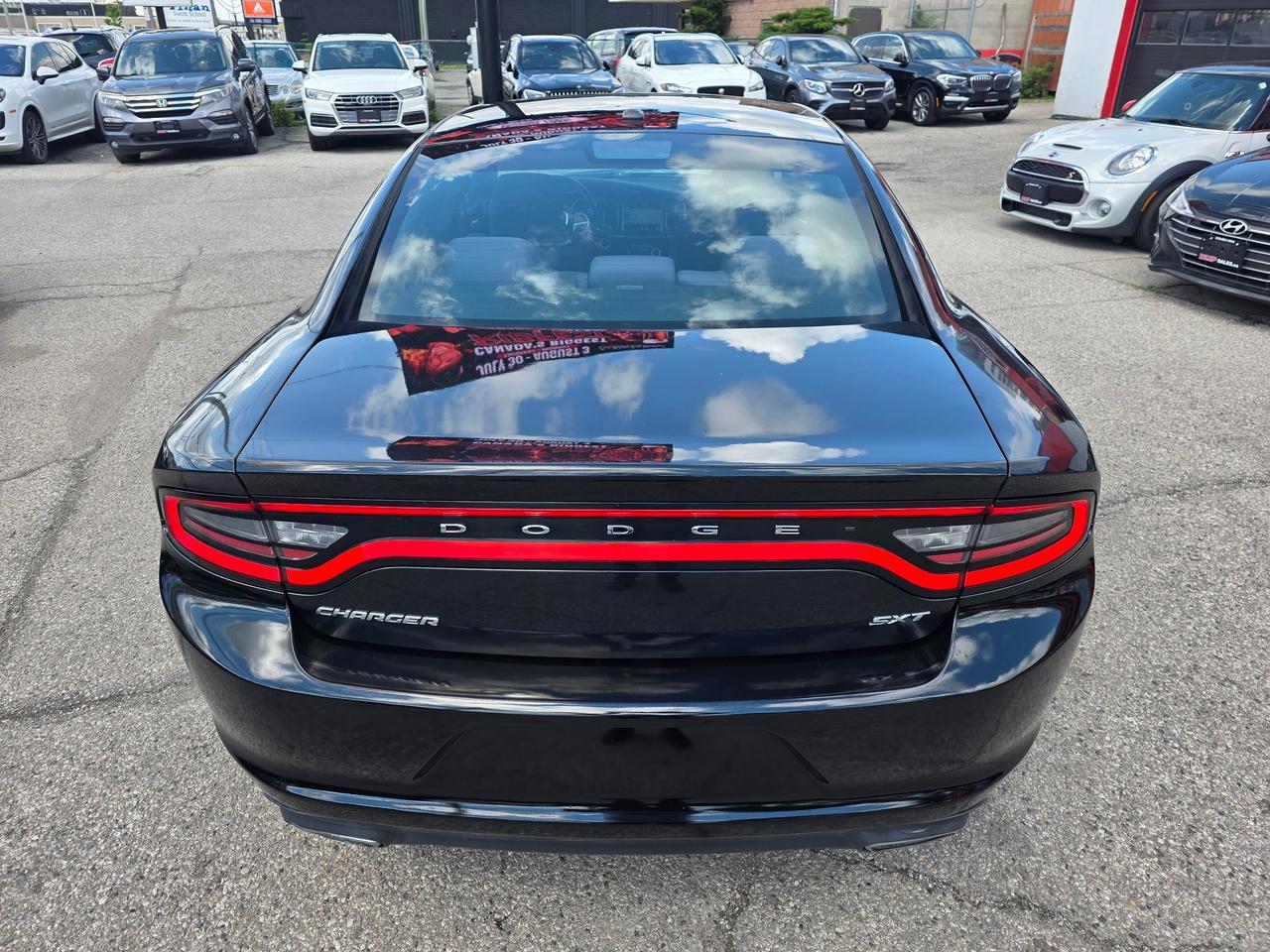 2016 Dodge Charger SXT Photo4