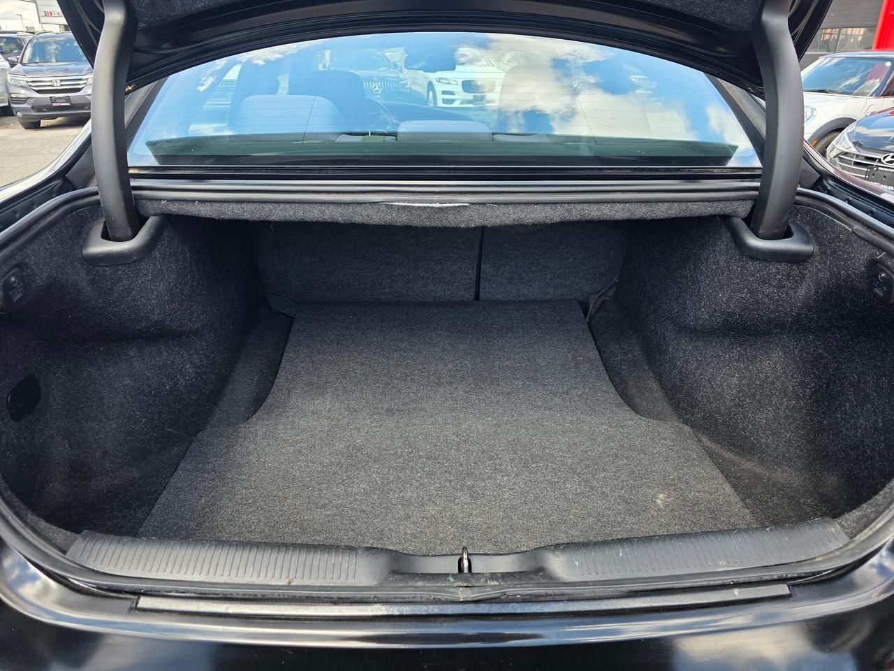 2016 Dodge Charger SXT Photo