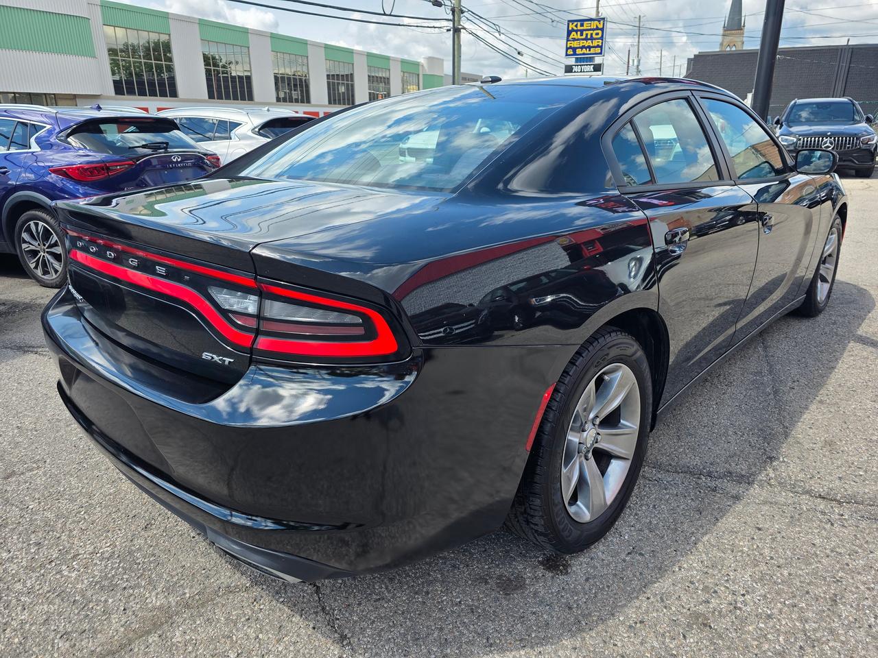 2016 Dodge Charger SXT Photo