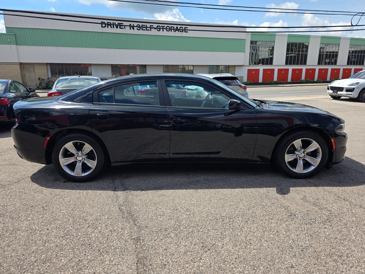 2016 Dodge Charger SXT Photo